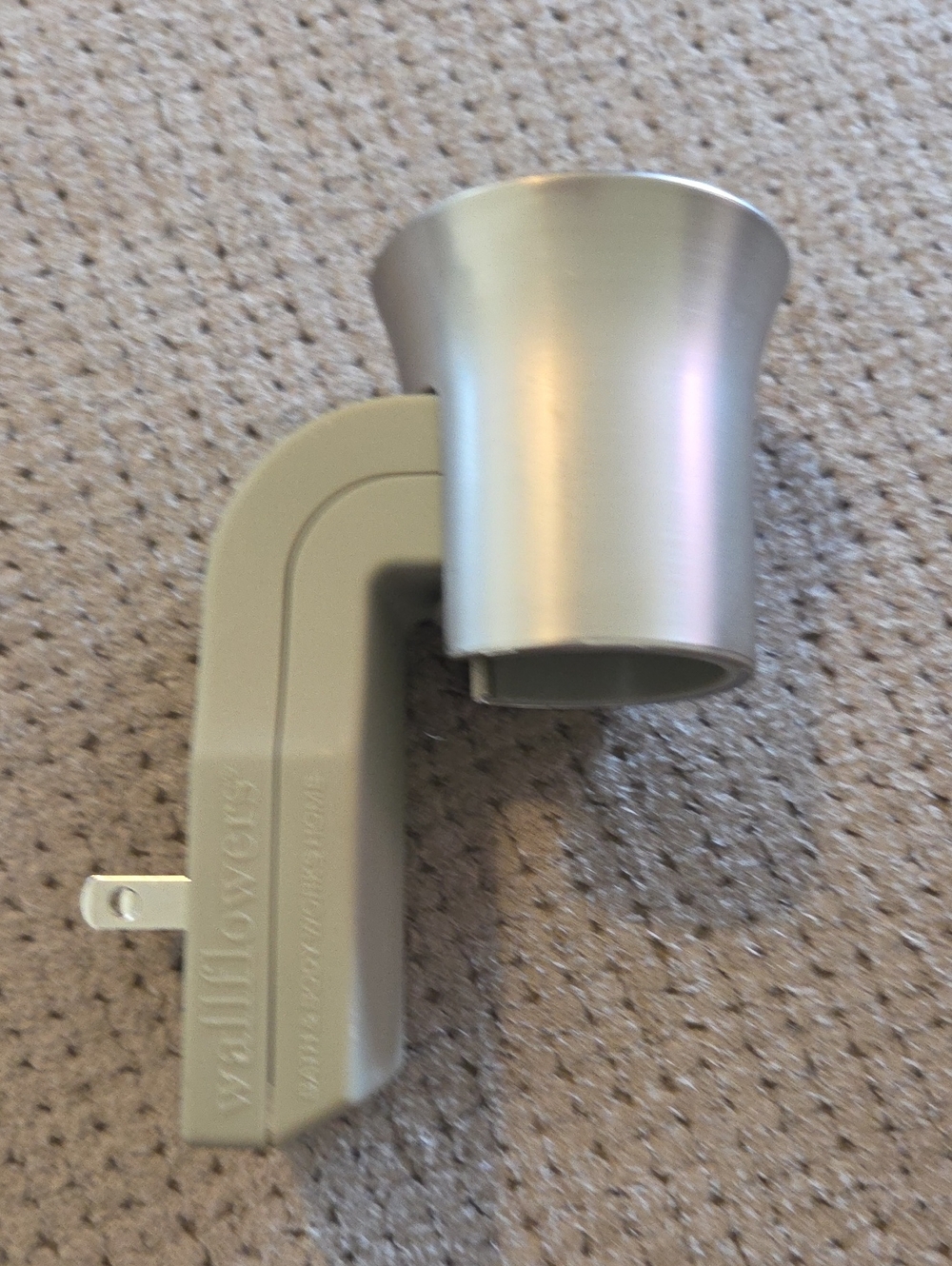 Bath & Body Works  Flare Wallflower Plug In